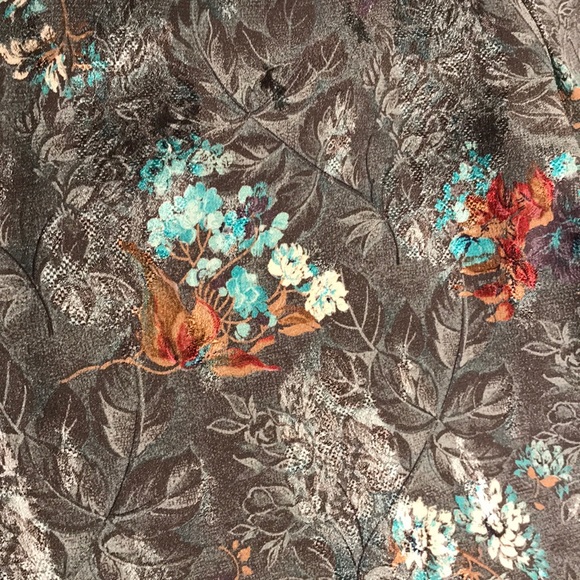 Tahiti Silk Blouse - Picture 8 of 9